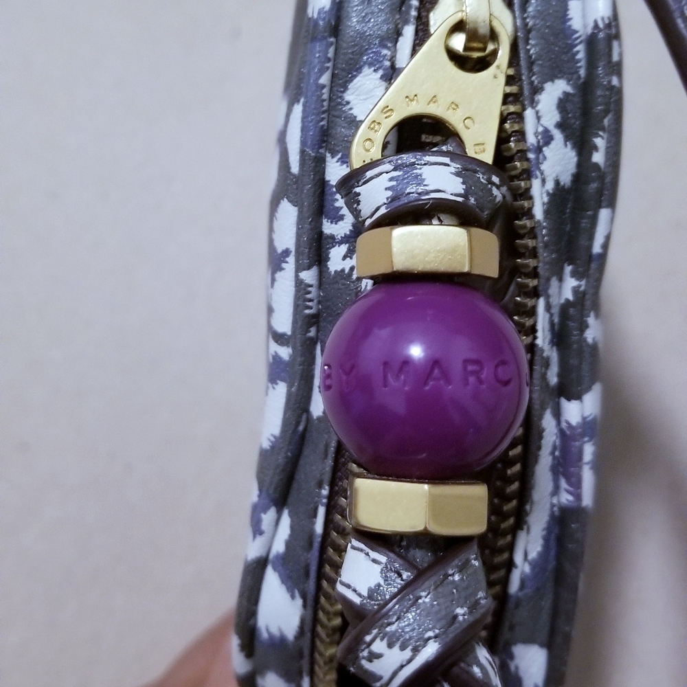 MARC by MARC JACOBS Pouchette Crossbody cow leather handbag animal print purple - Picture 5 of 16
